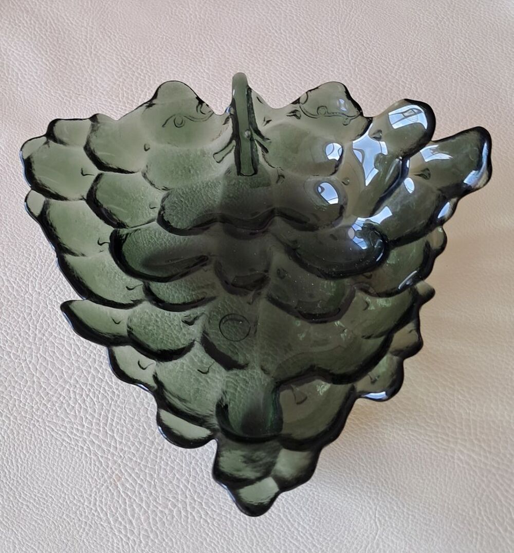 coupe coupelle vide poche en verre press&eacute; couleur vert gris Décoration