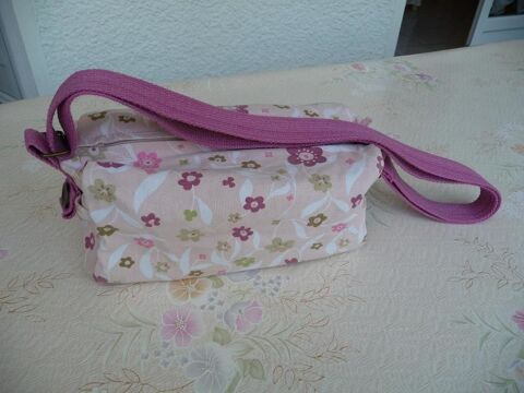 Sac rose � fleurs 6 Celles-sur-Belle (79)