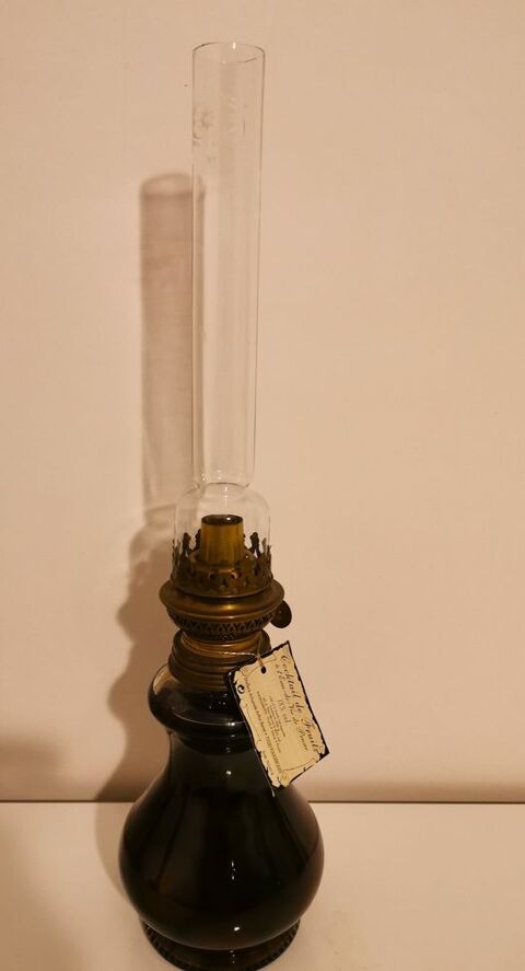 Lampe � p�trole tr�s originale 15 Challans (85)