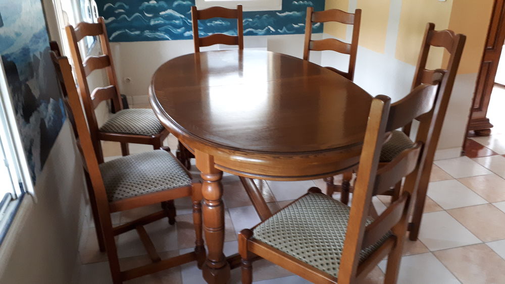 TABLE SALLE A MANGER + CHAISES Meubles