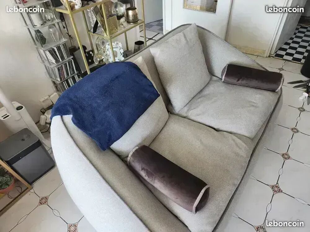 Canap&eacute; tissu 2 places design contemporain Kavehome. Meubles