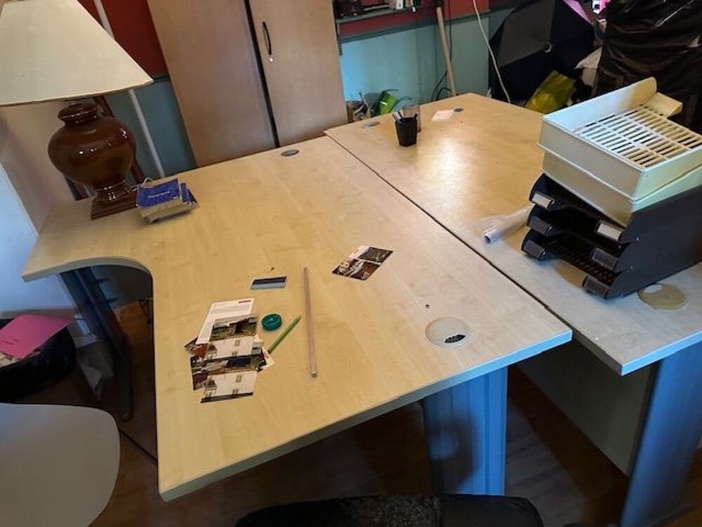 2 bureaux bois clair - 2 caissons Meubles