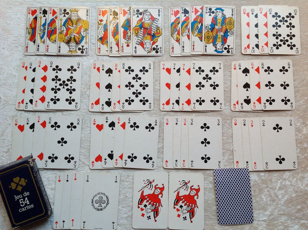 JEU DE 54 CARTES BRIDGE POKER CANASTA Envoi Possible
Jeux / jouets