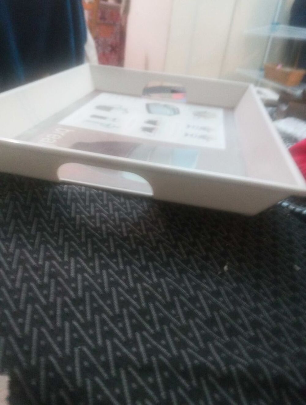 plateau en plastique avec des poign&eacute;es Décoration