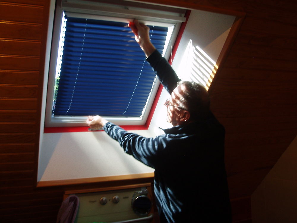 Store v&eacute;nitien pour fen&ecirc;tre VELUX Bricolage