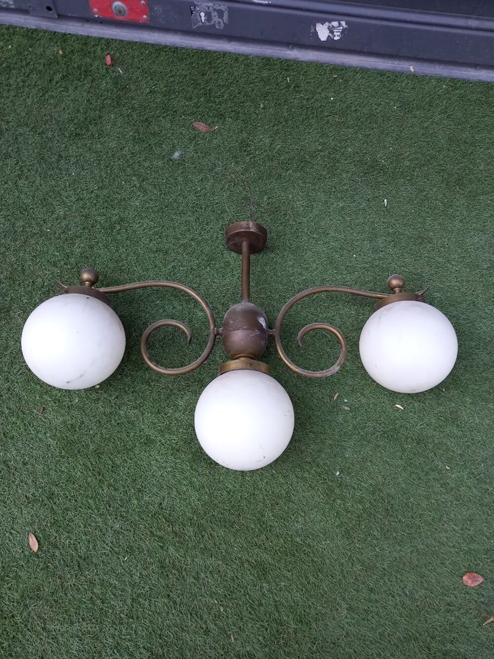 JOLIE APPLIQUE EN OPALINE ANCIENNE Décoration