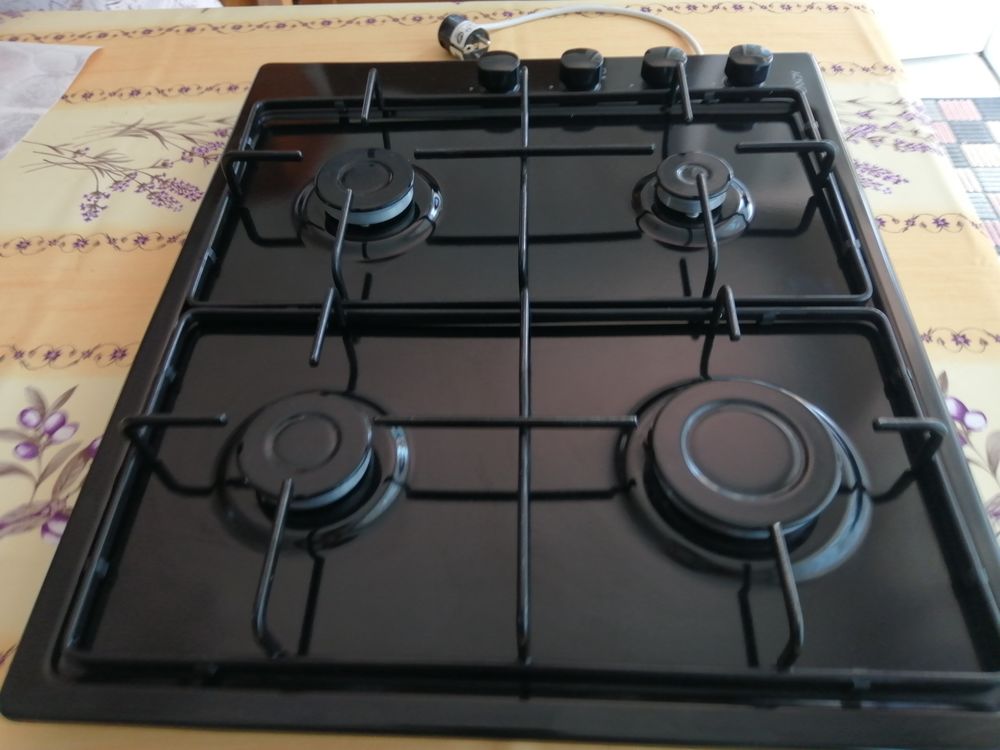 Plaque de cuisson encastrable CANDY
4feu gaz tuyau raccordem Cuisine