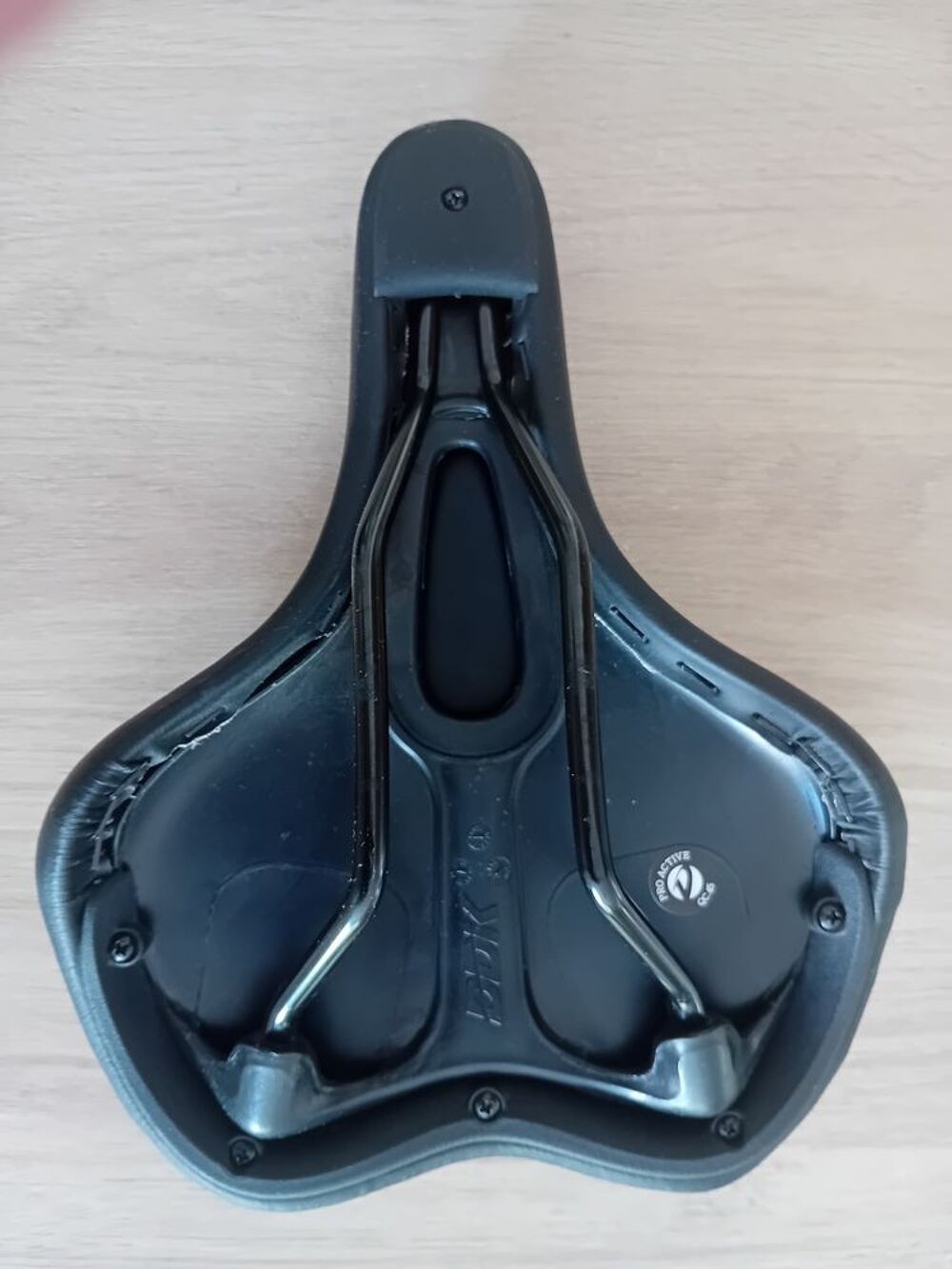 1 selle de v&eacute;lo VTC Vélos