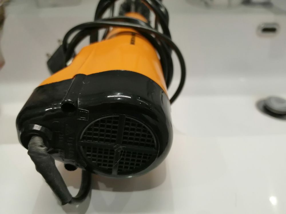 Brosse chauffante et coiffante de marque S&eacute;verin. Electroménager