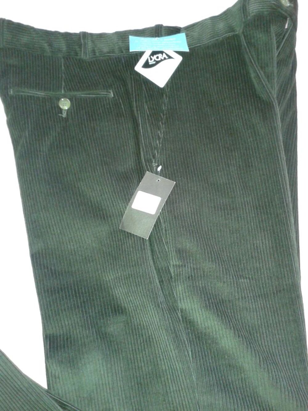 pantalons neufs en velours taille 50 Vtements