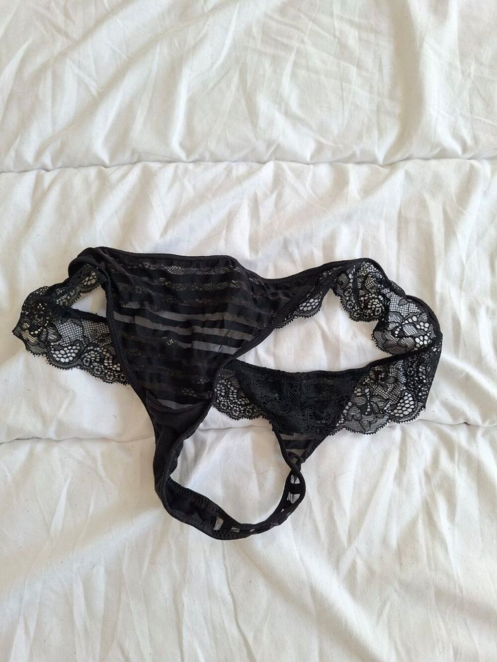 Beau string transparent
Vêtements
