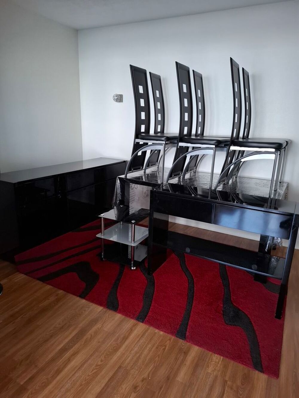 SALLE A MANGER NOIR LAQUE Meubles