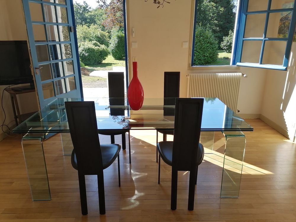 Table en verre + 4 chaises Meubles