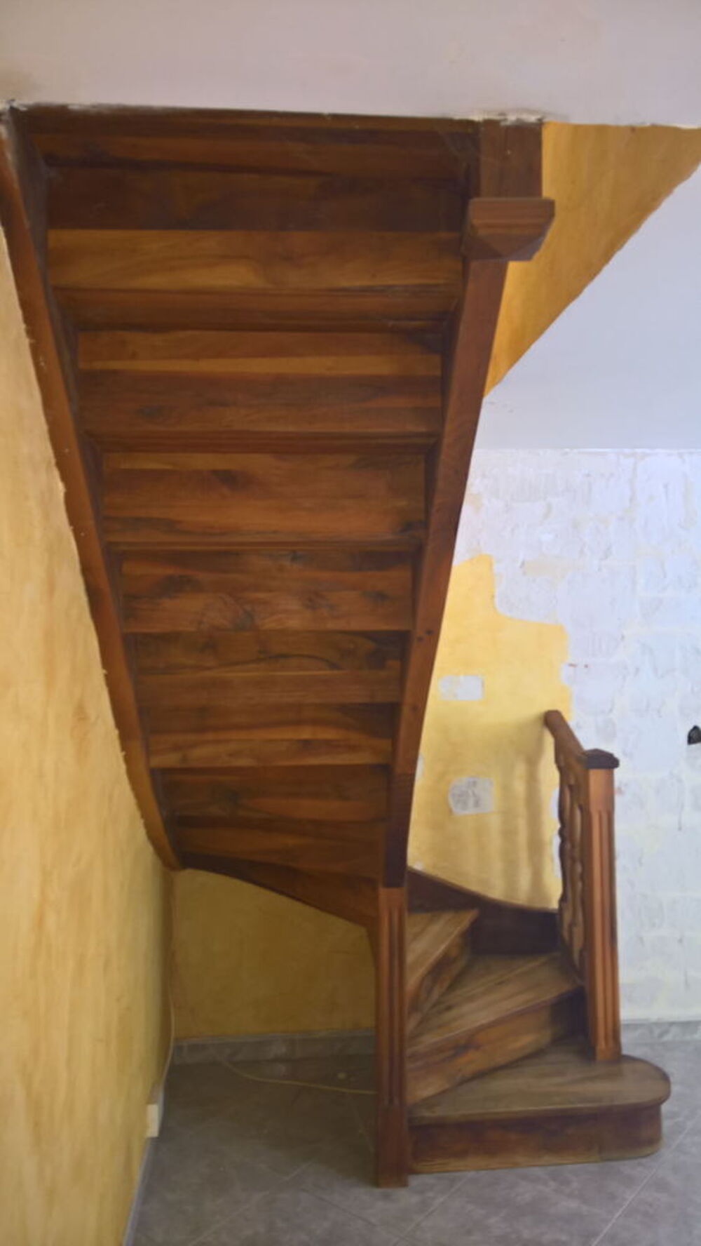 Escalier bois massif, 250 cm de haut Meubles