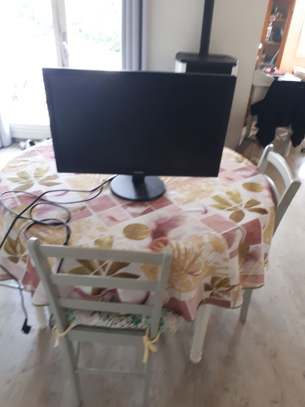 ecran philipps 27" bon etat aucun pixel mort 45 euros Matériel informatique