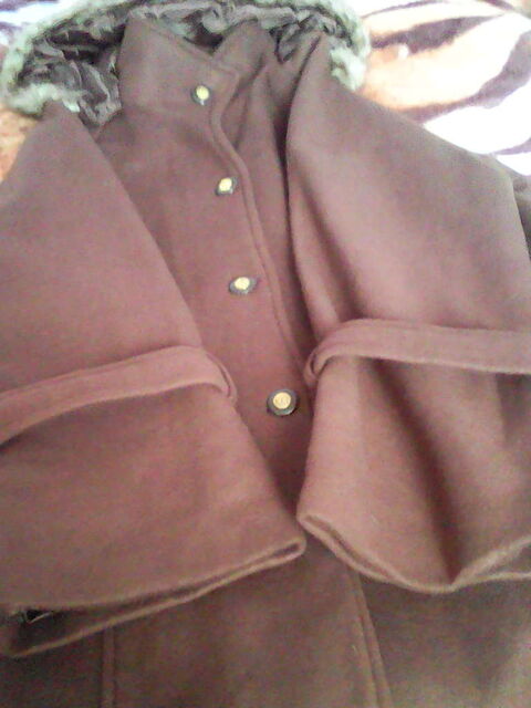 Manteau d'hiver marron avec col en fausse fourrure 7 Vinay (38)