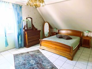  Appartement à louer 4 pièces 100 m²