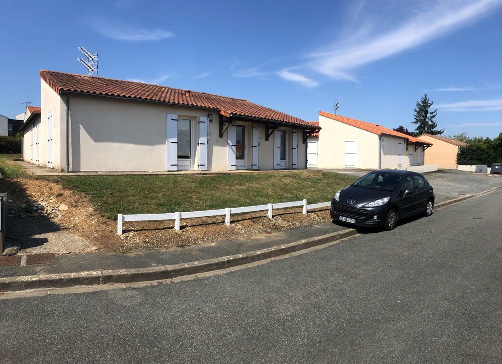 Location Appartement Studio-équipé:  Prix Tout Compris (EDF, Eau, Chauffage, Inte Poitiers