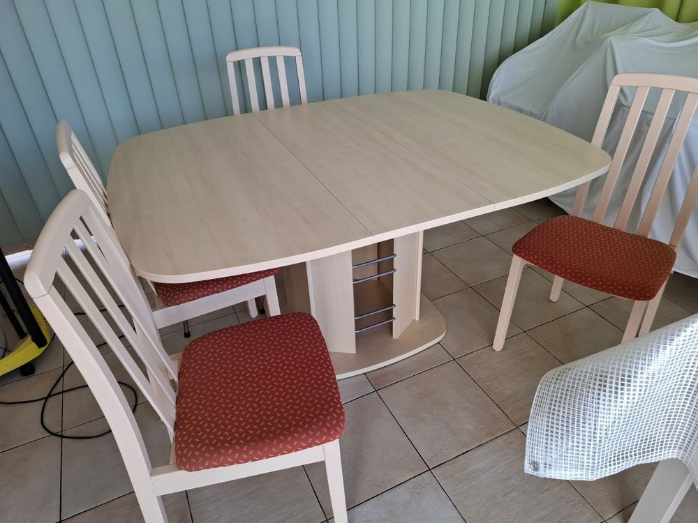 table +4 chaises Meubles