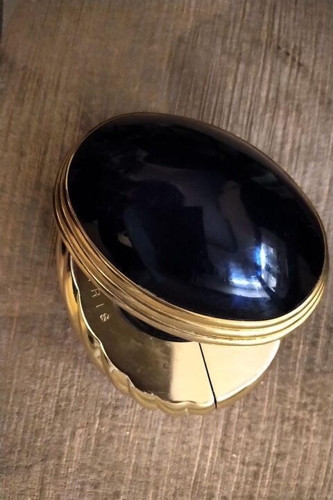 Pot vintage Boucheron 15 Paris 17 (75)