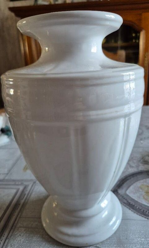 Vase faience 0 Saint-Dolay (56)