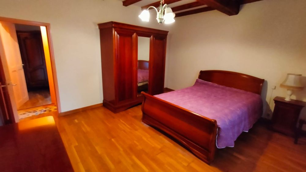 Meubles anciens en bois pour chambre Meubles