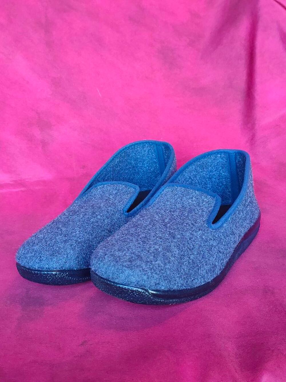 Pantoufles bleues neuves pointure 44 Chaussures