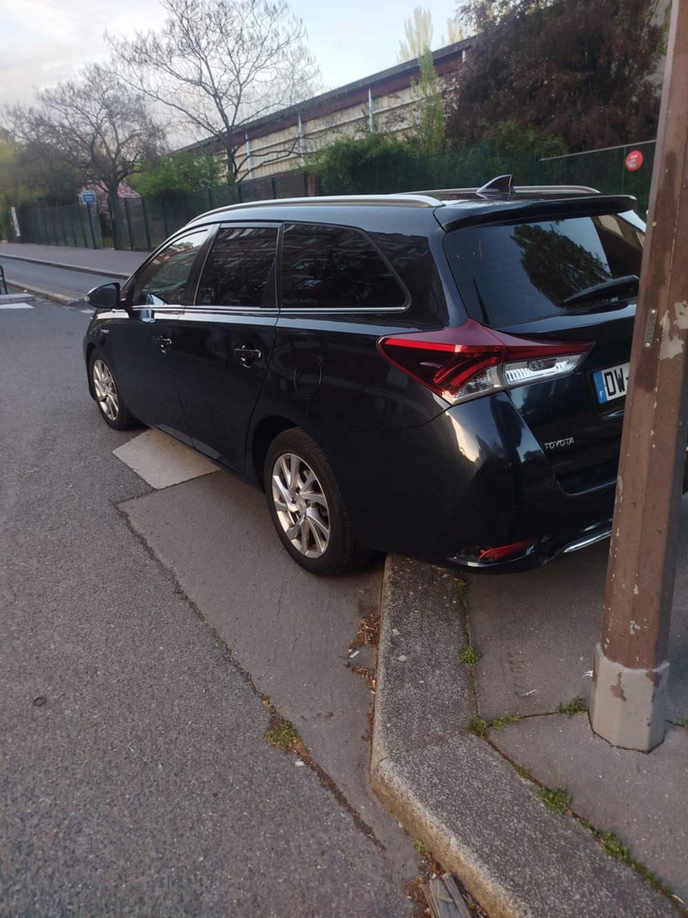 Auris Touring Sports Hybride 136h Dynamic 2015 occasion 93170 Bagnolet