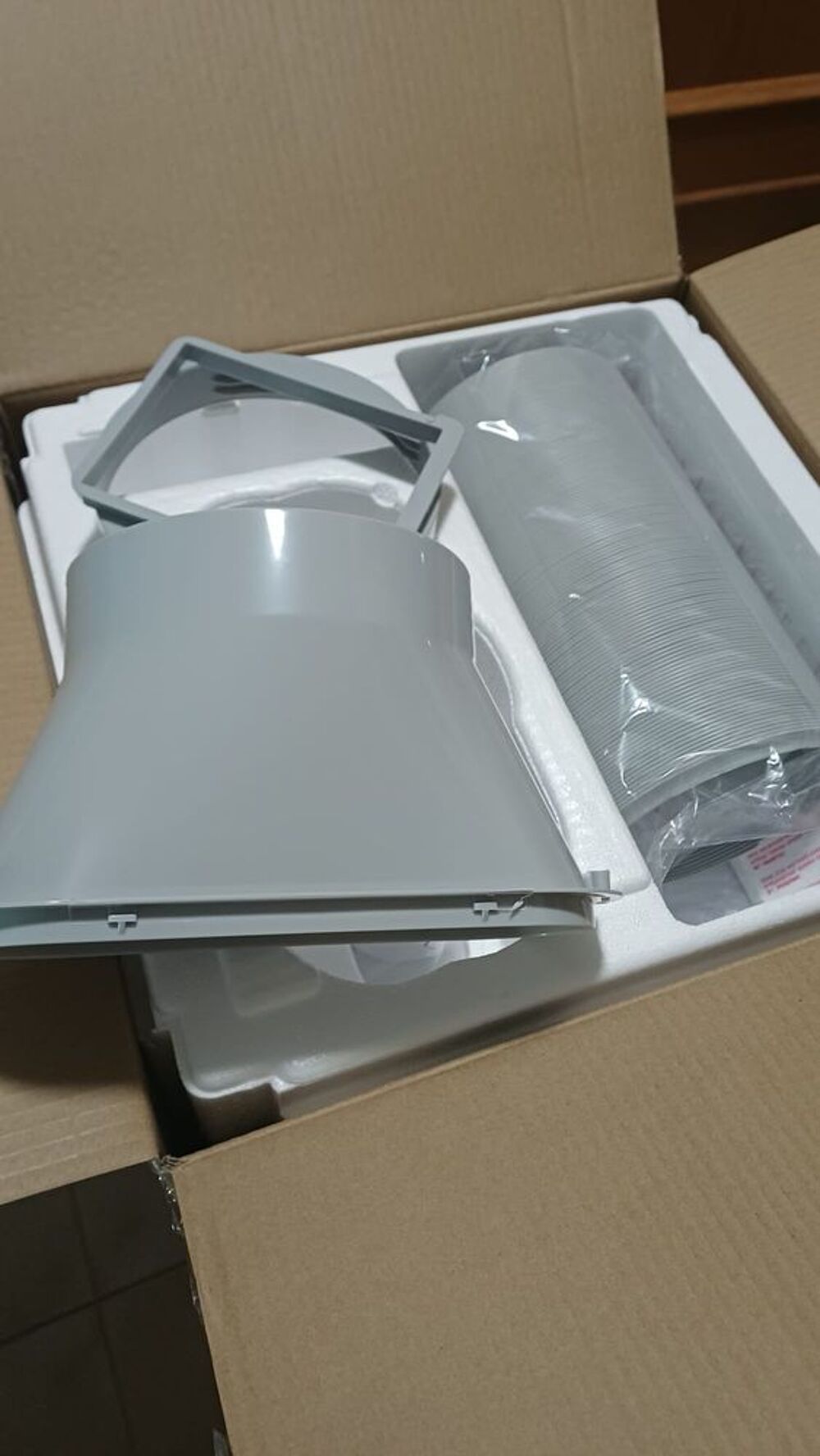 CLIMATISEUR NEUF SOUS EMBALLAGE Carrefour Home HMAC9JT-25 Electroménager