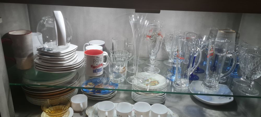 Buffet lumineux bois massif et table &agrave; manger rectangulaire Meubles
