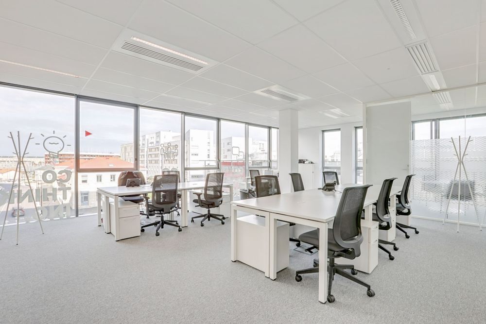   Grand espace de bureau à louer pour 25 personnes à Spaces Euratlantique Bordeaux