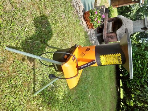 Broyeur de vgetaux de jardin electrique 1800 W 45 Lamazire-Basse (19)