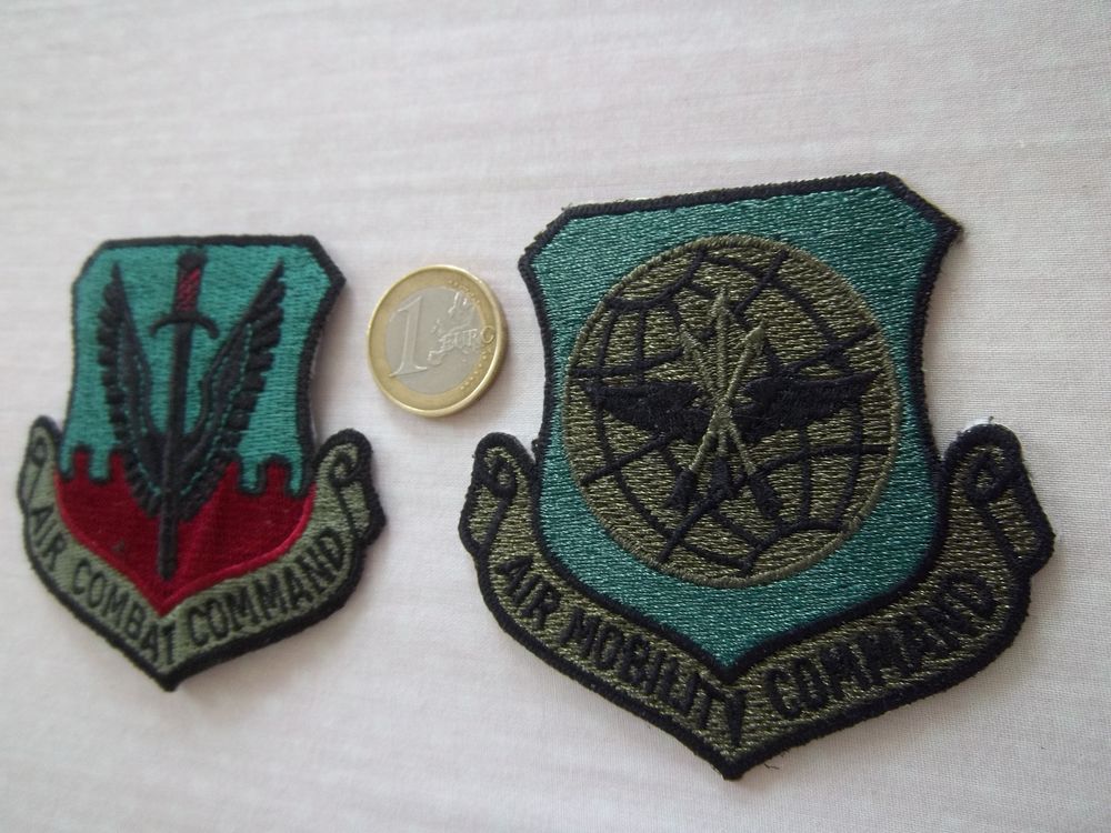 lot &eacute;cussons commandement US Air Force insignes collection 