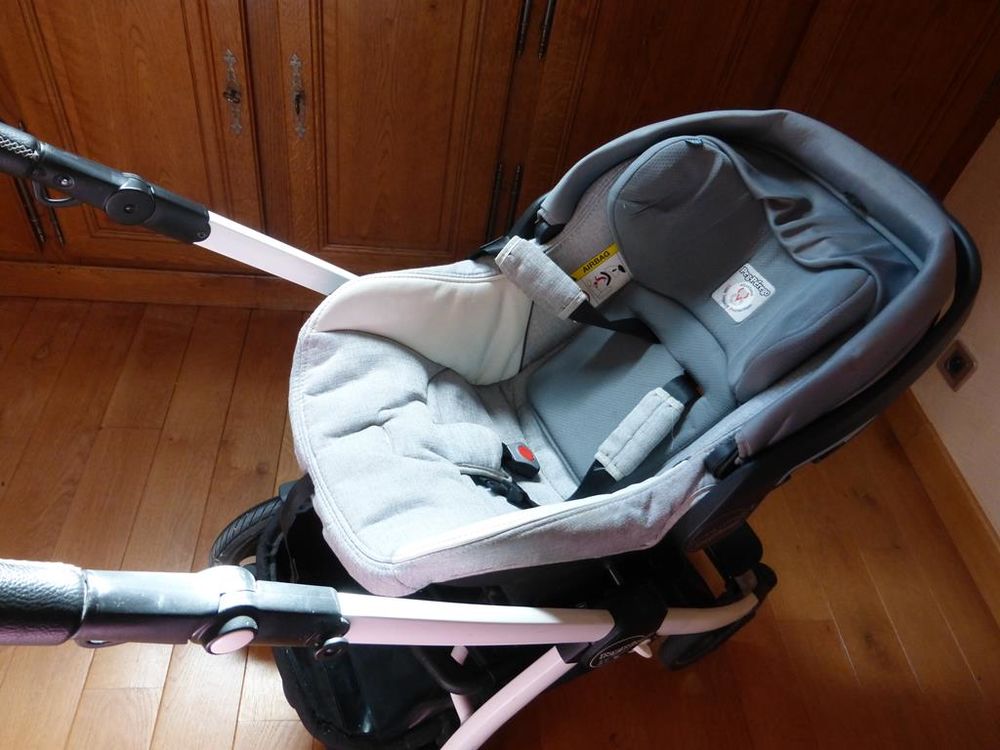 POUSSETTE TRIO (nacelle cosy poussette) PEG PEREGO
Puériculture