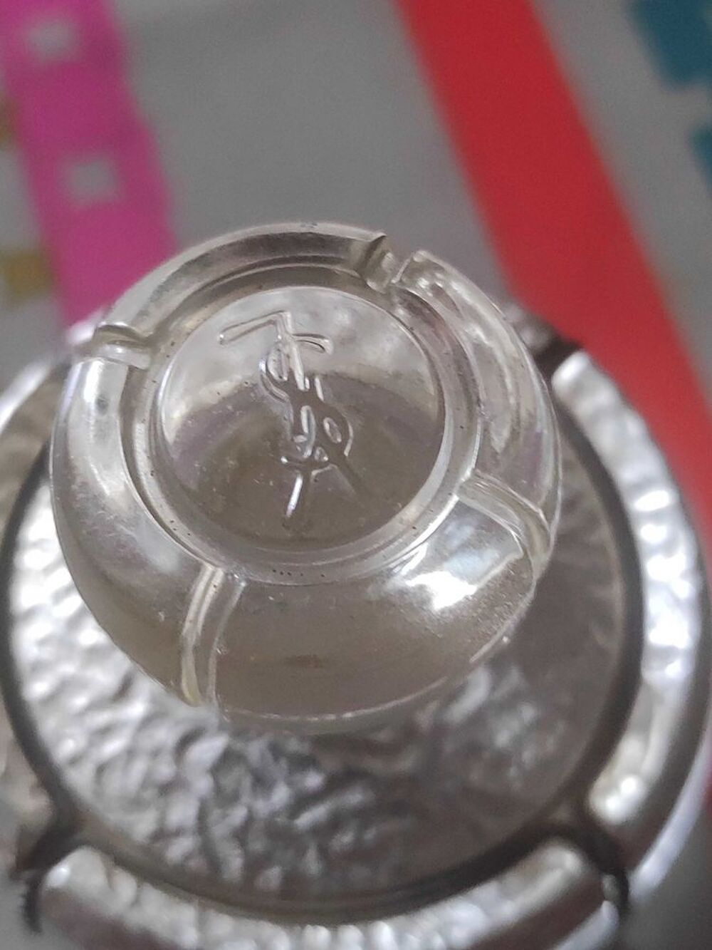 Flacon de parfum vintage 