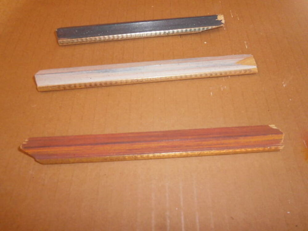 Lot de 186 m&egrave;tres de baguettes fines de diff&eacute;rentes couleurs Décoration