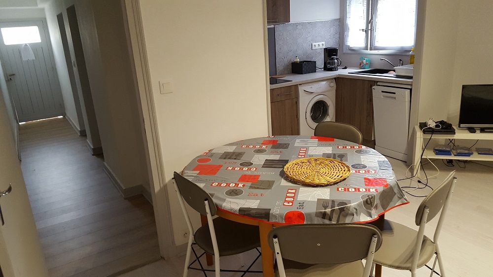   appartement meublé indépendant 35 m² .80 EUROS LA NUIT. Aquitaine, Saint-Palais (64120)