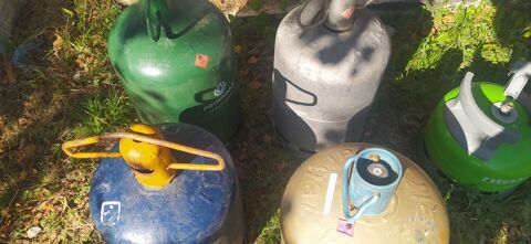 Bouteilles vides 3 Tourette-du-Ch�teau (06)