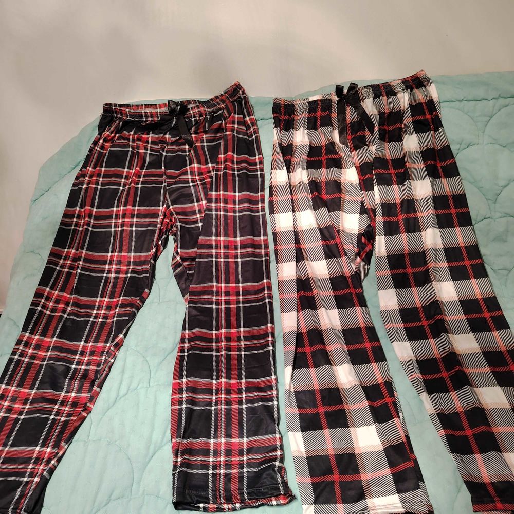 trois pyjamas femme Vêtements