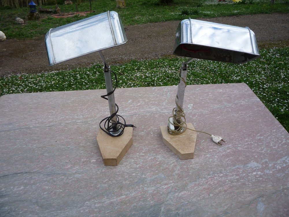 Lampe bureau design m&eacute;tallique
Décoration