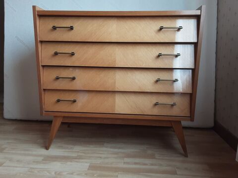 Commode anne 70. Bois clair 4 tiroirs avec pied compas 190 Polliat (01)