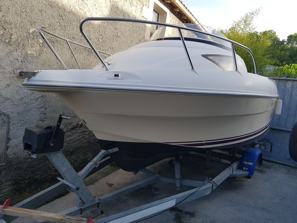Bateau Quicksilver 540 Flamingo + remorque
Sports