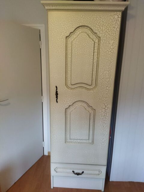 chambre  coucher en bois craquel fabrication Martinelli  : 300 Langres (52)