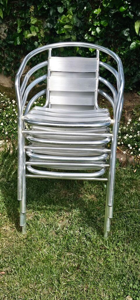 Chaises empilables m�tal argent� 75 Saint-Jean (31)