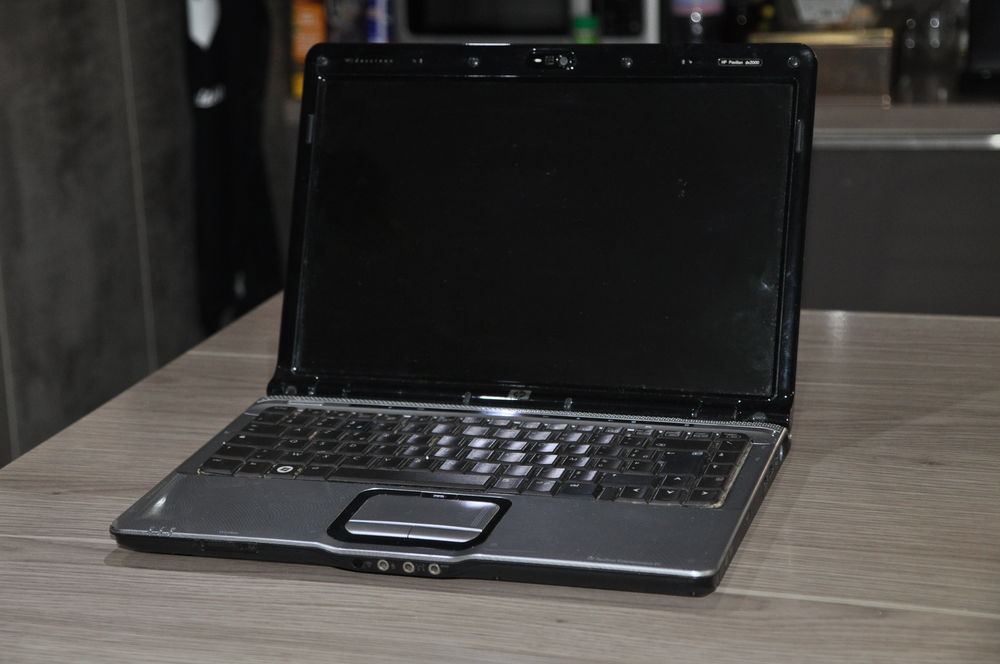 HP Pavilion DV2276ea de 14,1 pouces Matériel informatique
