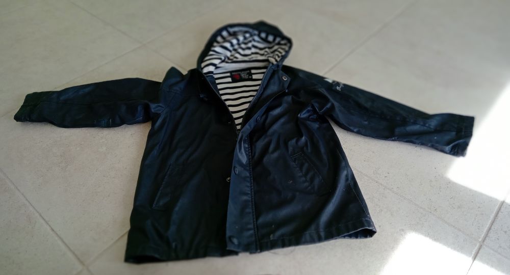 Un K-Way et un Sweat Enfants 8 ans Vêtements enfants