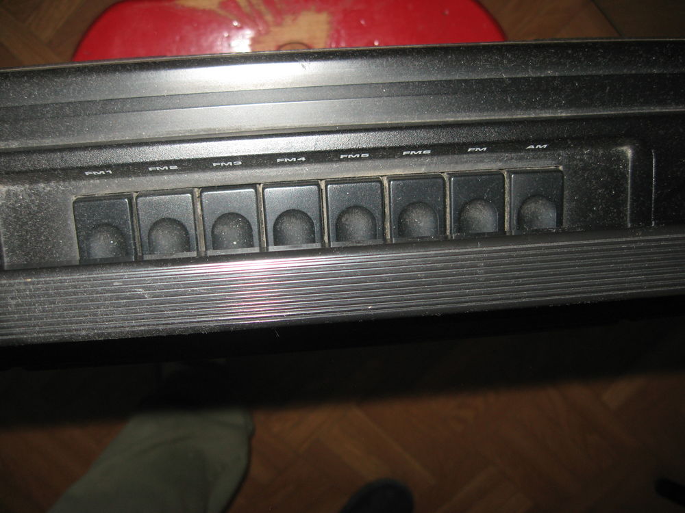 ancienne grande radio Grundig satellit 2400 