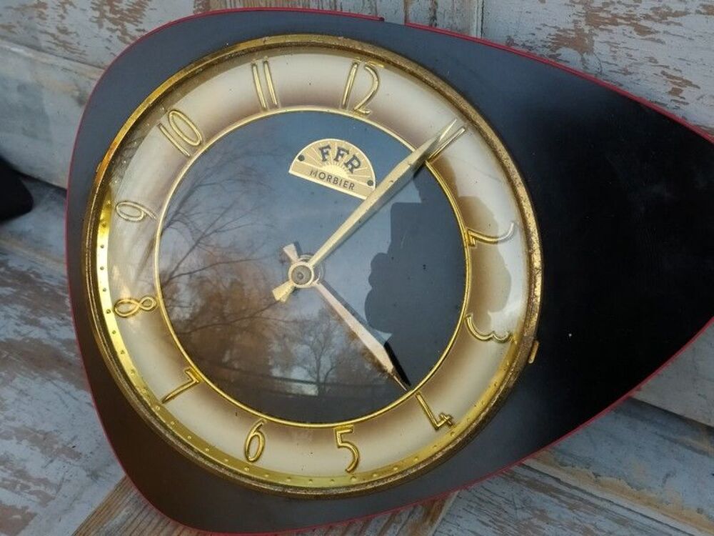 Pendule Murale Vintage FFR MORBIER Formica Noir 

