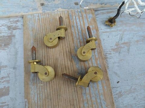 4 Anciennes Roulettes Meubles Laiton Galet � Pointe Vintage
60 Loches (37)