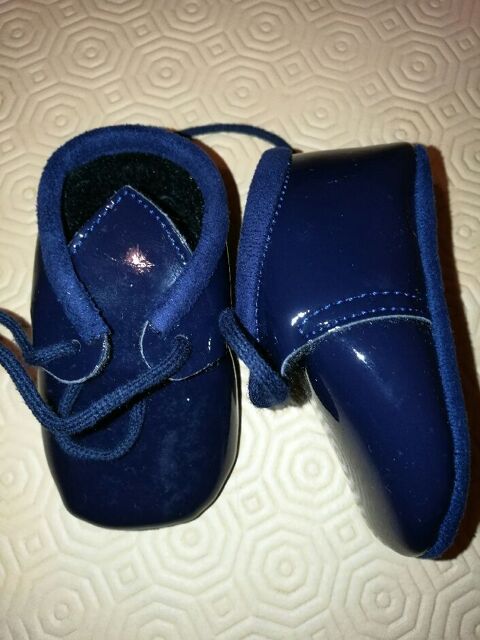 CHAUSSURES VERNIS AU BISOU  T 18 3 Villiers (86)